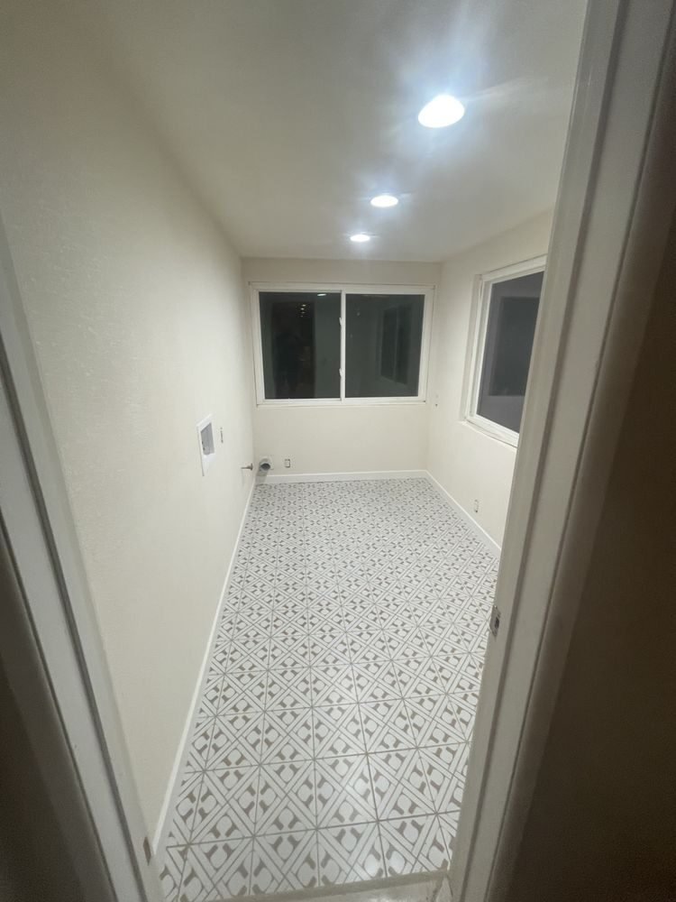 Patterned tile floor installed by JM Custom Tile and Stone in a Riverside, CA home